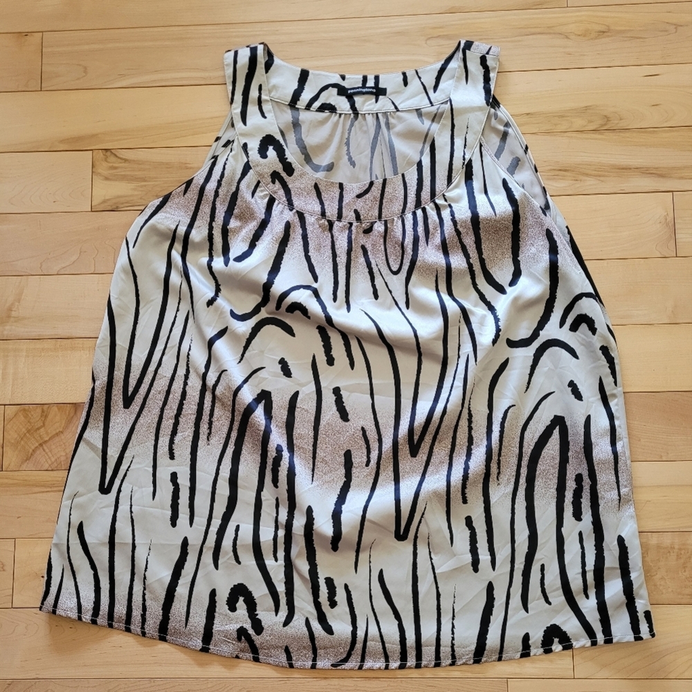 Penningtons Women's Size 24 Sleeveless Shirt